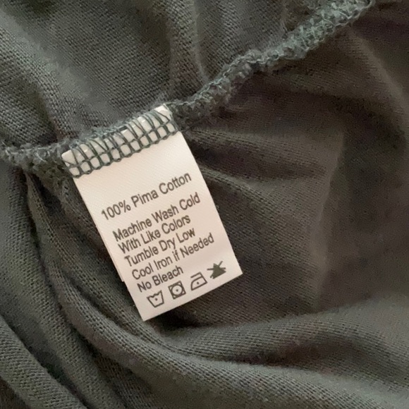 Beautiful green top.very flattering. - Picture 6 of 6